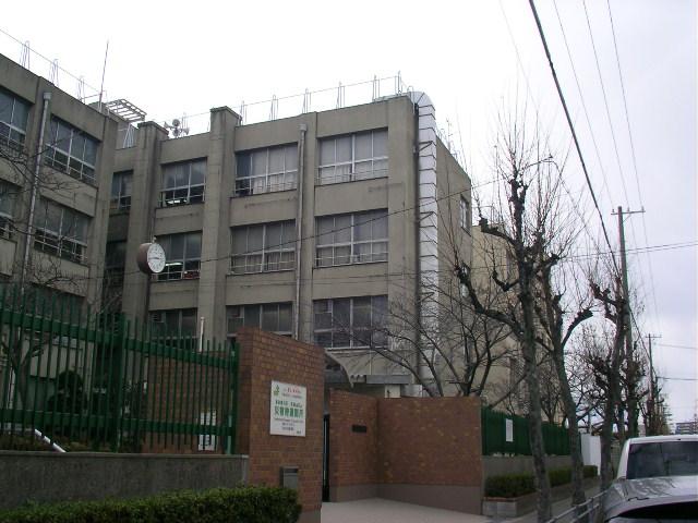 Primary school. 690m to Osaka Municipal Shinkitajima Elementary School
