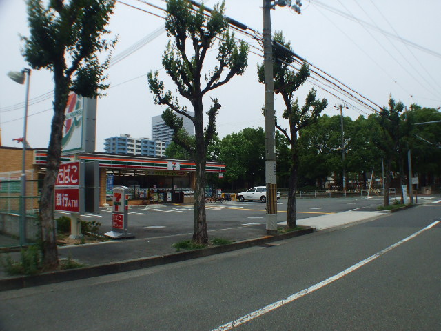 Convenience store. Seven-Eleven Osaka Shinkitajima 7-chome up (convenience store) 152m