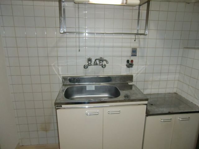 Kitchen. Gas stove installation Allowed