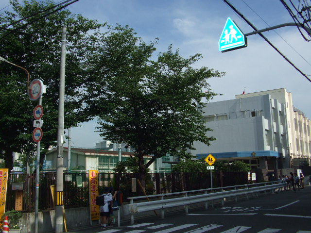 Primary school. 389m to Osaka Sumiyoshi River Elementary School (elementary school)