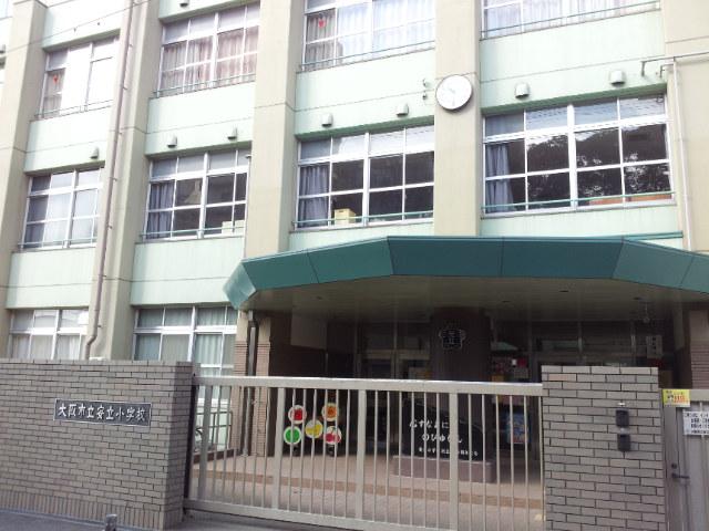 Primary school. 605m to Osaka Municipal Anritsu Elementary School