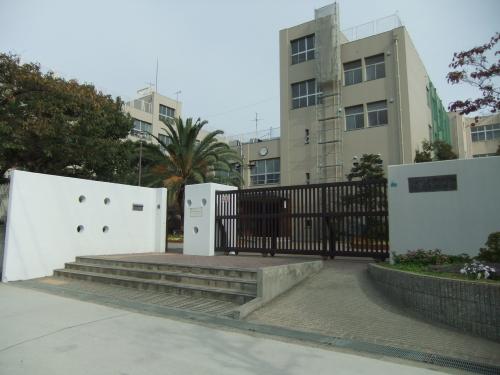 Junior high school. Shinkitajima to (junior high school) 450m