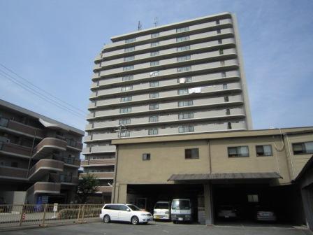 Local appearance photo. Is a 3-minute walk from the subway Yotsubashi "Tamade" station
