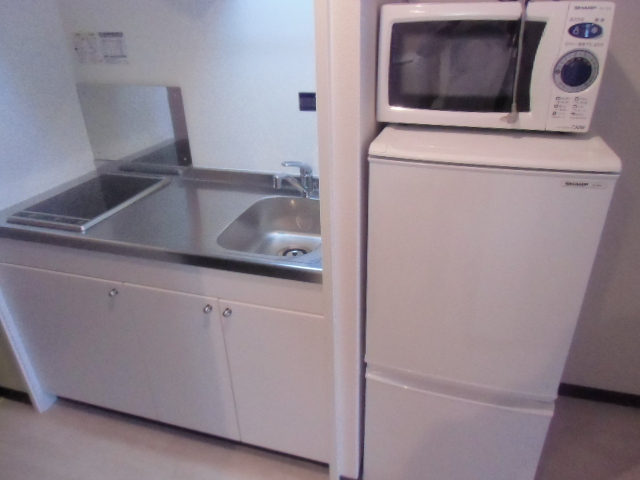 Kitchen. IH2 burner stove ・ refrigerator ・ Microwave
