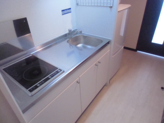 Kitchen. IH2 burner stove ・ refrigerator ・ Microwave