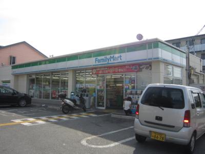 Convenience store. FamilyMart Misaki seven-chome up (convenience store) 74m