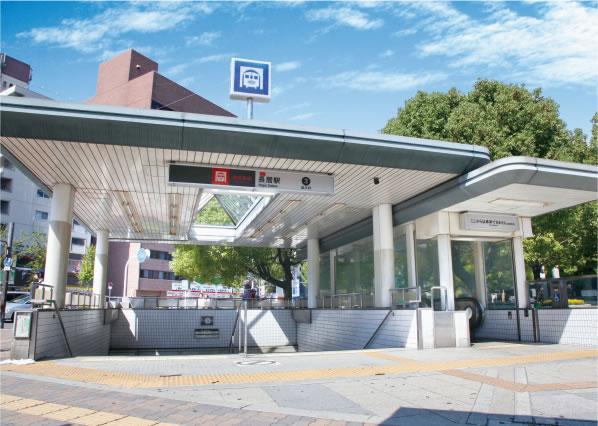 Other Environmental Photo. 950m Metro Midosuji "long" station