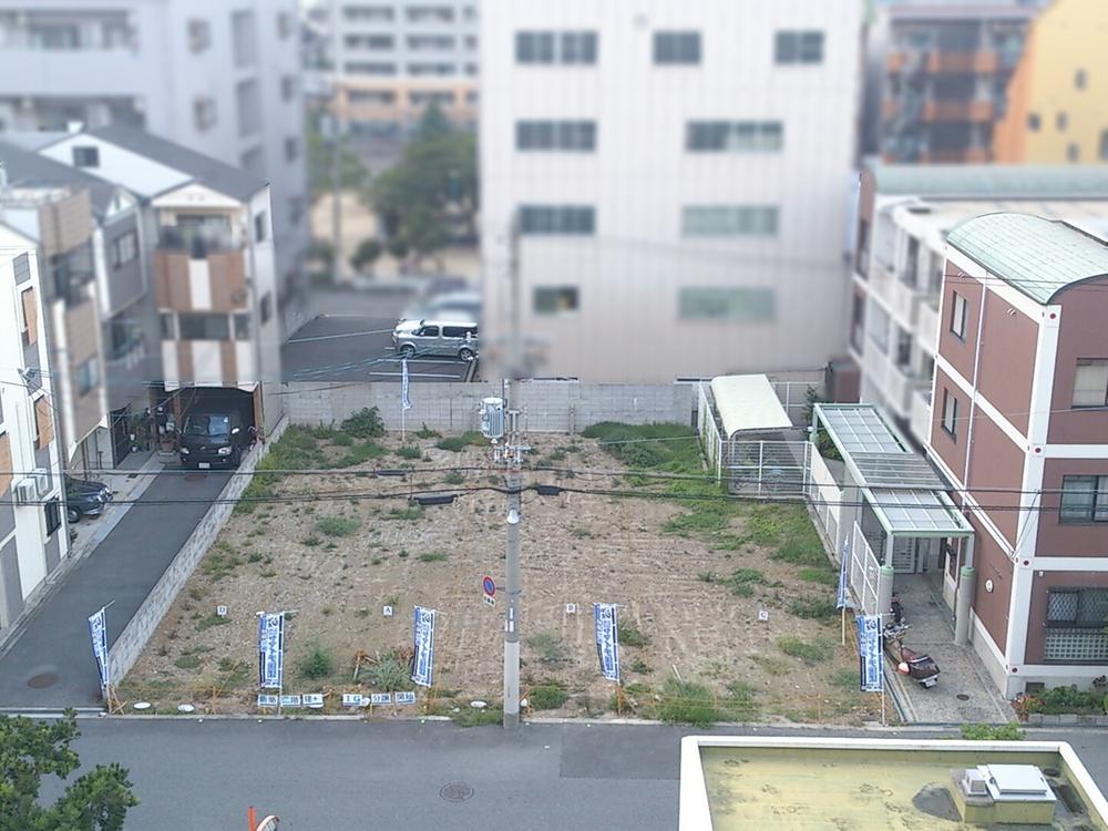 Local photos, including front road. Around neat !!