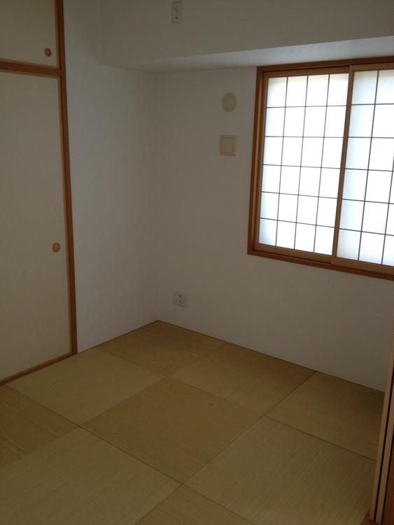 Non-living room. Is Ryukyu tatami Japanese-style