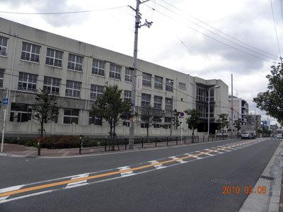 Primary school. Osaka Municipal independent elementary school 600m 600m Osaka Municipal independent elementary school 600m to 