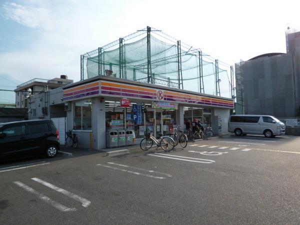 Other. It is in front a convenience store ~