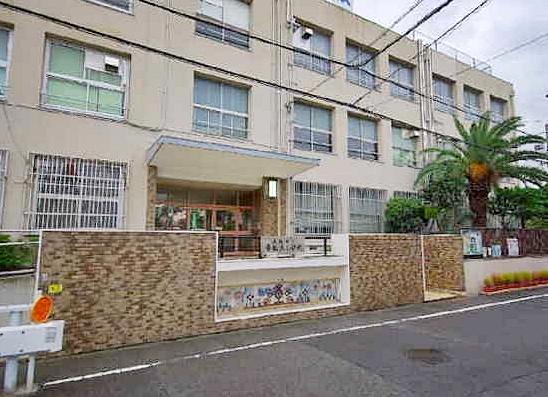 Primary school. Higashikohama elementary school