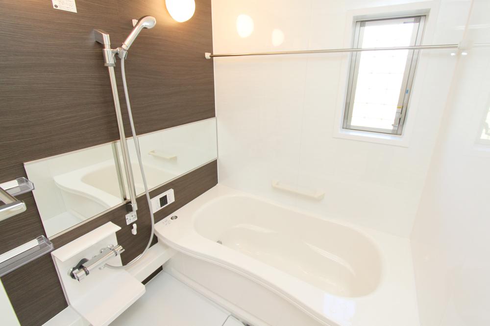 Same specifications photo (bathroom). Bathroom reference specification example
