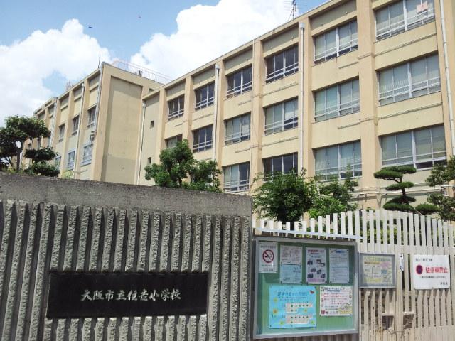 Primary school. 1074m to Osaka Sumiyoshi elementary school