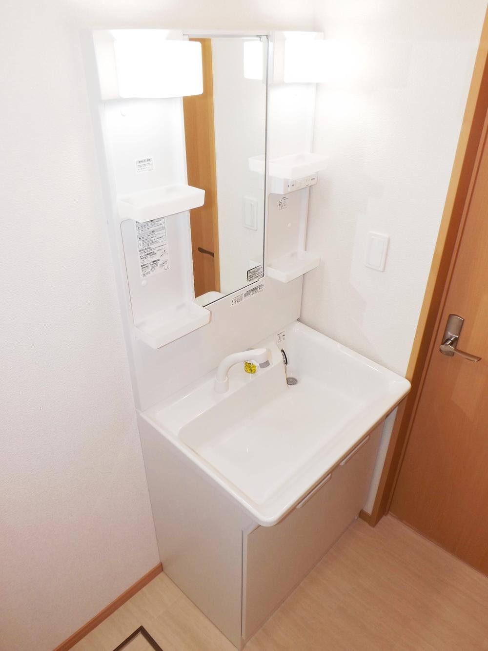 Other Equipment. Simple and easy to use shampoo dresser!