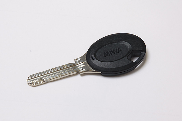 Security.  [Dimple key] entrance, Entrance and exit of the auto-lock door to the elevator hall is, The keyless entry system, You can only unlock closer to the front door key to the auto-lock operation panel. Duplicate the key has been adopted is difficult to dimple key (same specifications)