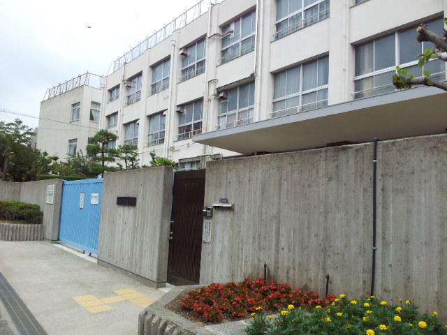 Primary school. 326m to Osaka Municipal Shimizugaoka Elementary School