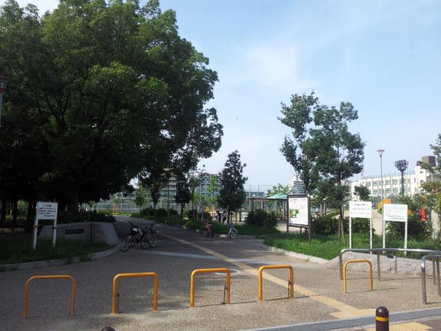 park. 742m until Sawano the town park