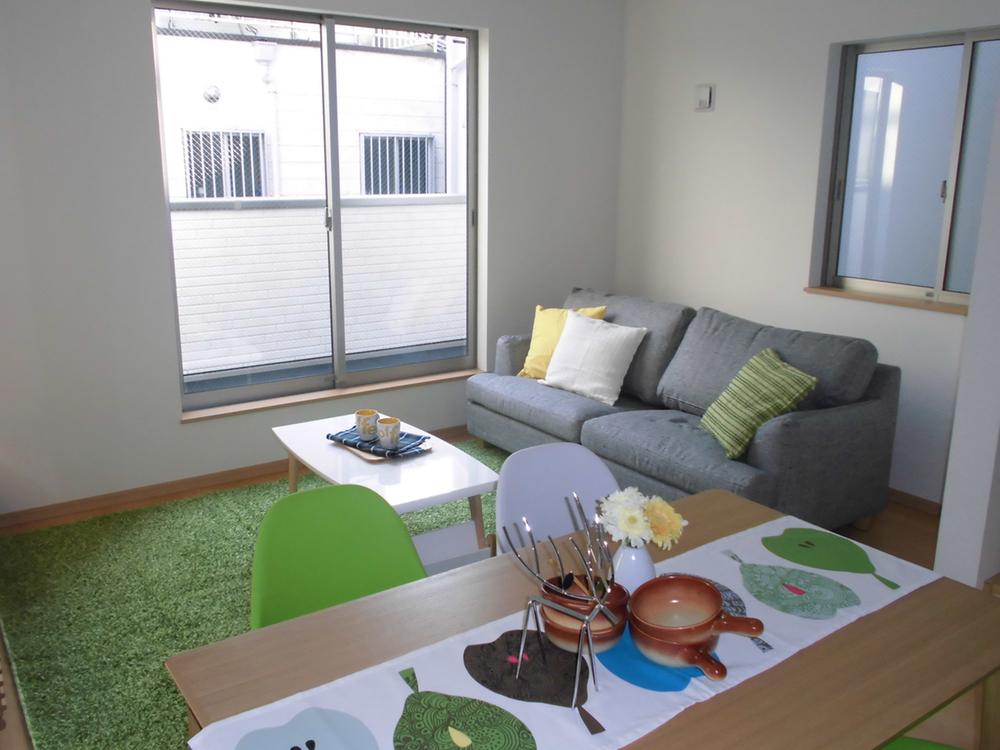 Living. We are living with a spacious open feeling. Indoor (10 May 2013) Shooting