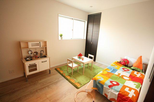 Non-living room. One example same specifications