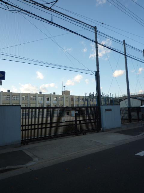 Primary school. 460m to Osaka Municipal Hirao Elementary School