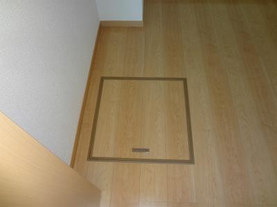 Same specifications photos (Other introspection). Isomorphic type. There is also under-floor storage