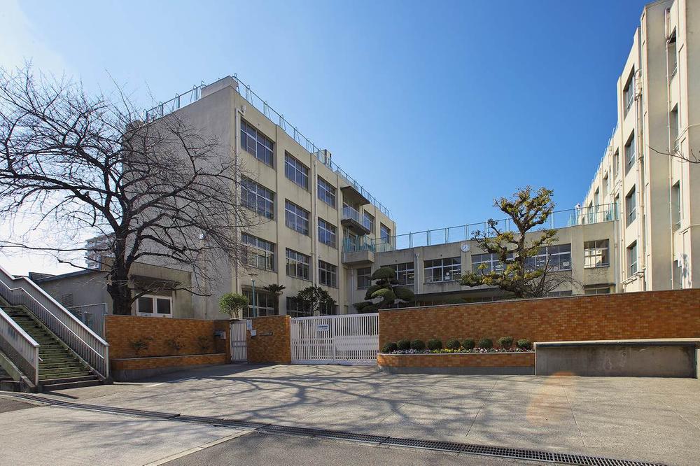 Primary school. TsuruHama until elementary school 58m
