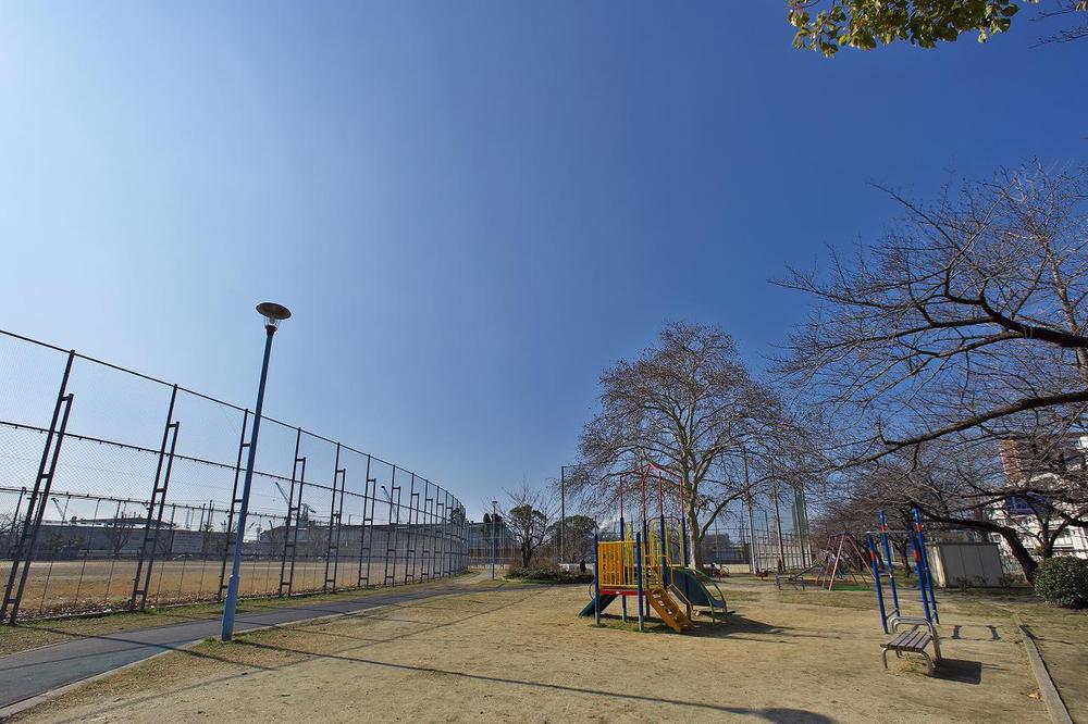 park. Tsurumachi South Park up to 110m