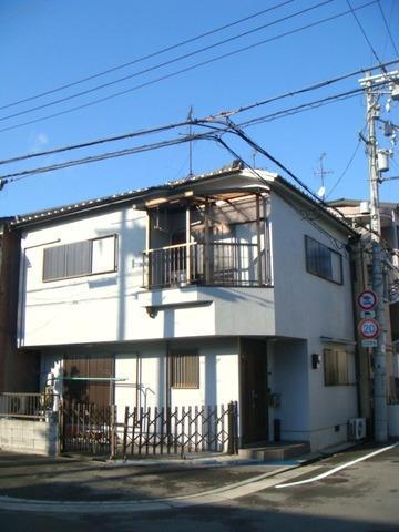 Local appearance photo. "Taisho-ku ・ Buying and selling "is a two-story house in the south-east corner lot