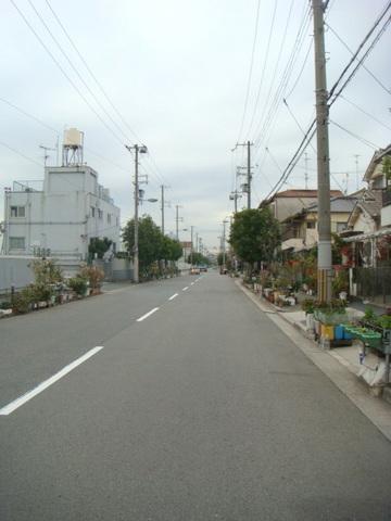 Local photos, including front road. "Taisho-ku ・ Buying and selling "south front road is about 15m
