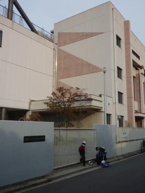 Primary school. 832m to Osaka Municipal Izuo Higashi Elementary School