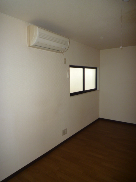 Other Equipment. "Taisho-ku ・ Rent "with window to air conditioning