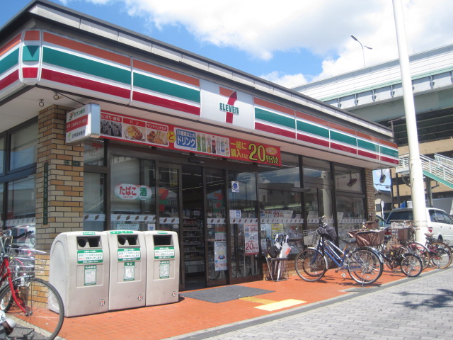 Convenience store. Seven-Eleven Osaka Izuo 4-chome up (convenience store) 114m