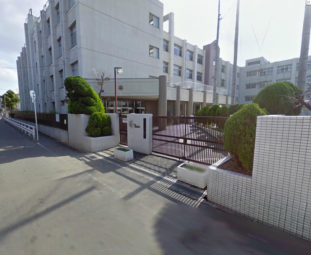 Junior high school. Osakashiritsudai Seinishi until junior high school 536m