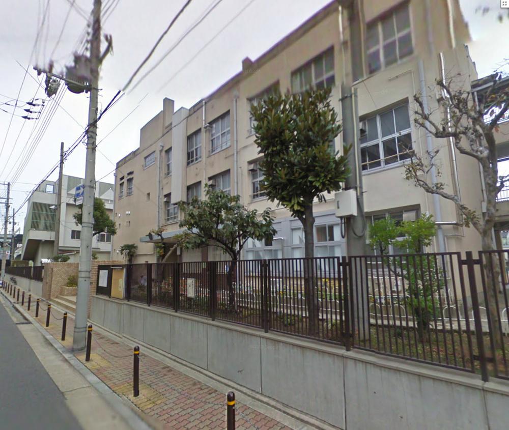Primary school. 446m to Osaka Municipal Minamiokajima Elementary School