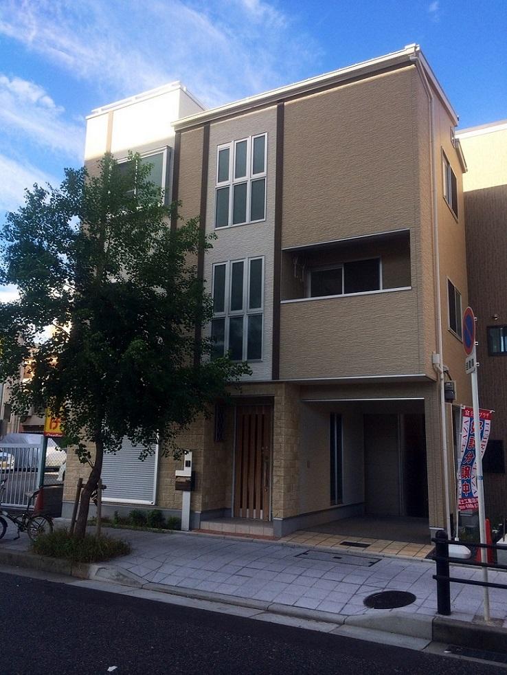 Local photos, including front road. It is the appearance of the No. 1 destination model house.