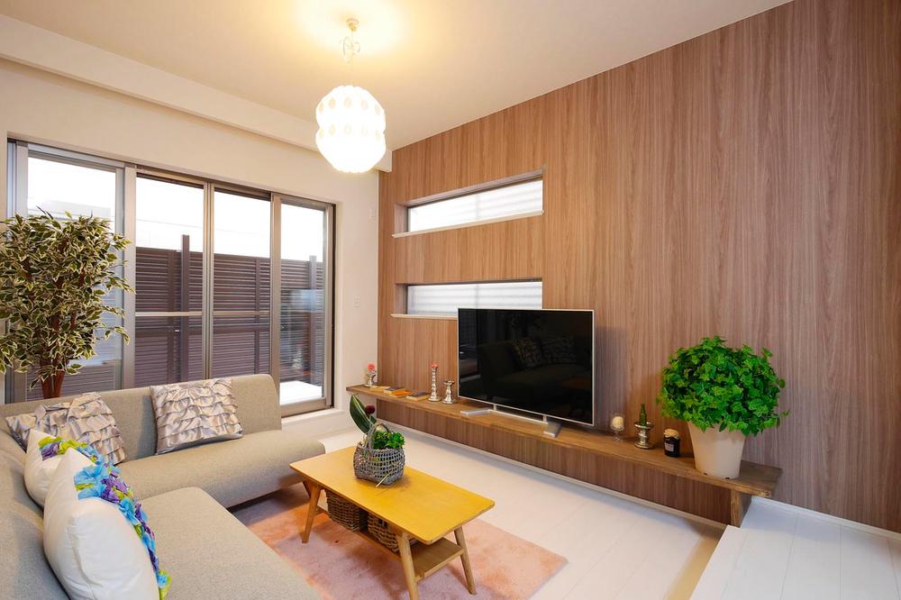 Living.  [Local model house living] The vertical to spread in the split-level home, Moments of spacious directs space family reunion because even without the need of creating wall partition can be ・  ・  ・  ☆