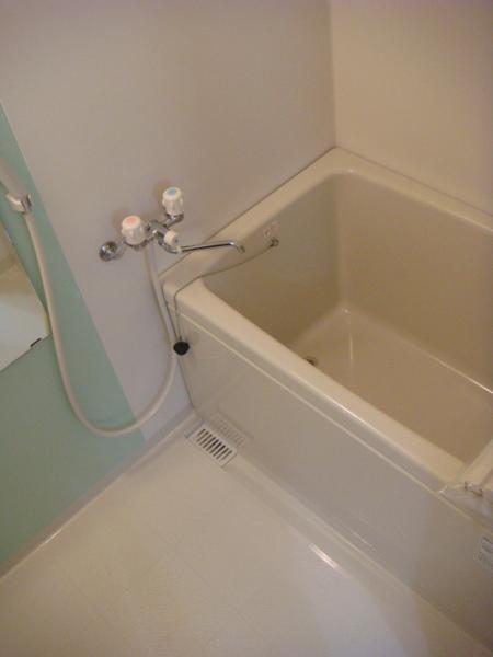 Bathroom. "Taisho-ku ・ Buying and selling "Bathing also renovation completed