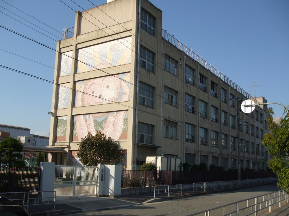 Primary school. 300m until Kobayashi elementary school