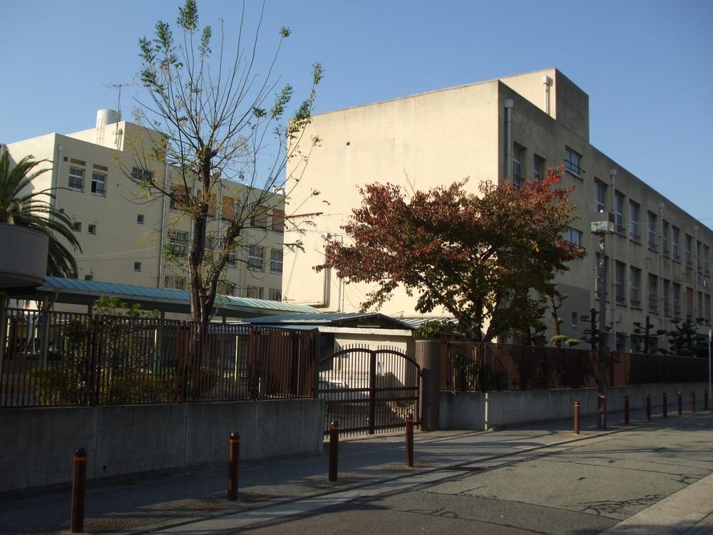 Junior high school. 450m until Taisho Central Junior High School