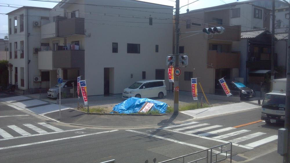 Local appearance photo. Corner lot there