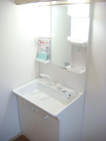 Wash basin, toilet. "Taisho-ku ・ Buying and selling "wash basin has had made