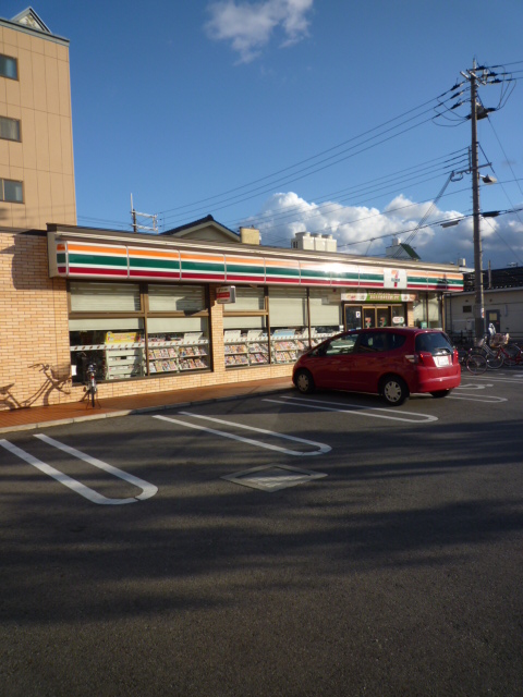 Convenience store. Seven-Eleven Kobayashihigashi 3-chome up (convenience store) 458m