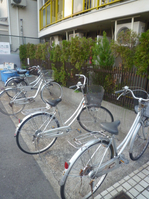 Other common areas. "Taisho-ku ・ Rent "There is also a bicycle parking