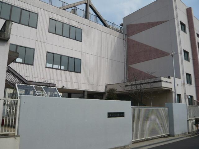 Primary school. 566m to Osaka Municipal Izuo North Elementary School