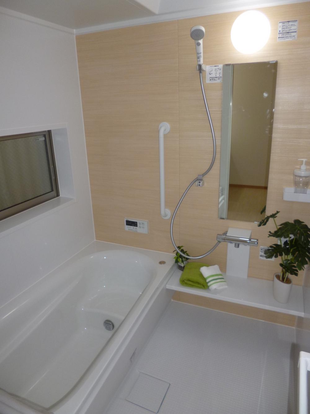 Bathroom. Bathroom panel, we have specification woodgrain feel the nature. (1 Building of Taisho Hirao I)