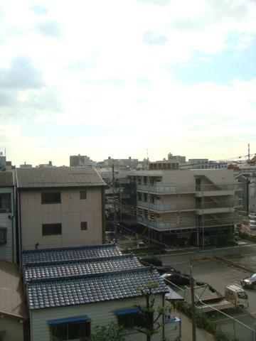 View photos from the dwelling unit. "Taisho-ku ・ Buying and selling "view good