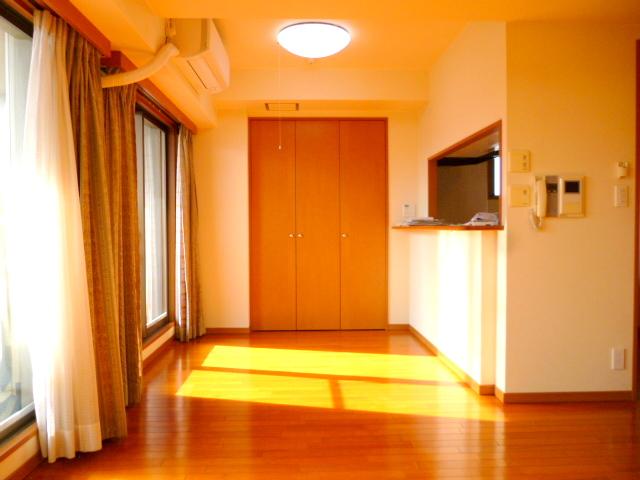 Same specifications photos (living)