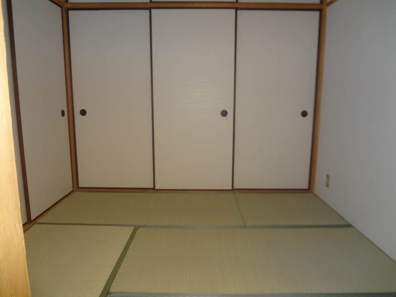 Other room space. Japanese-style room 4.5 Pledge