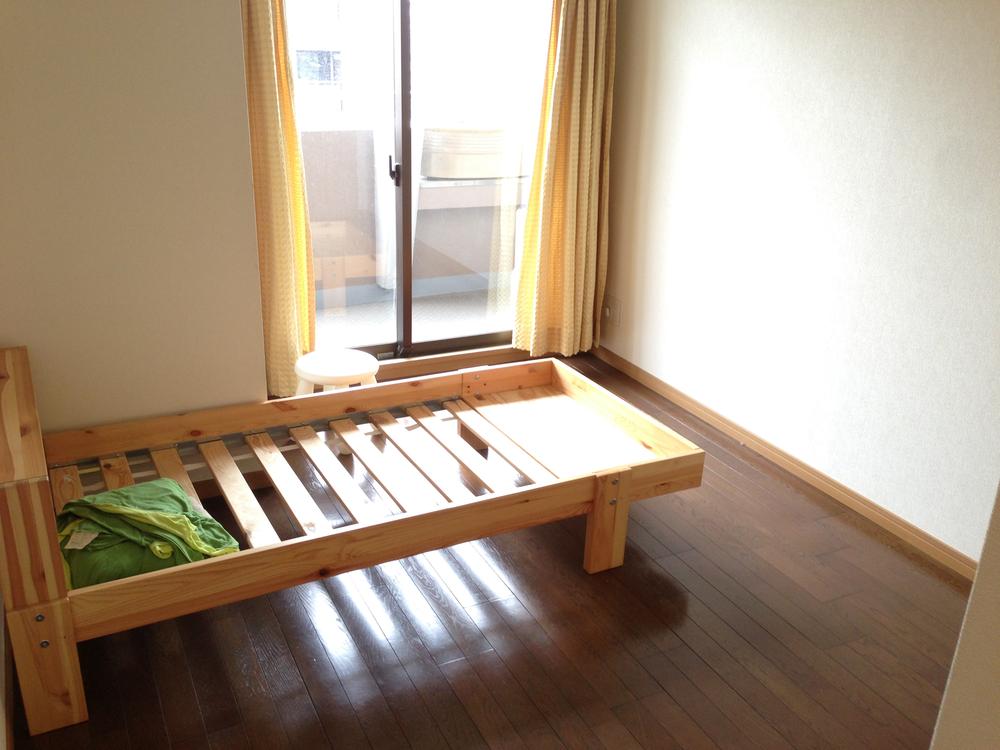 Non-living room. Western-style about 5.4 Pledge